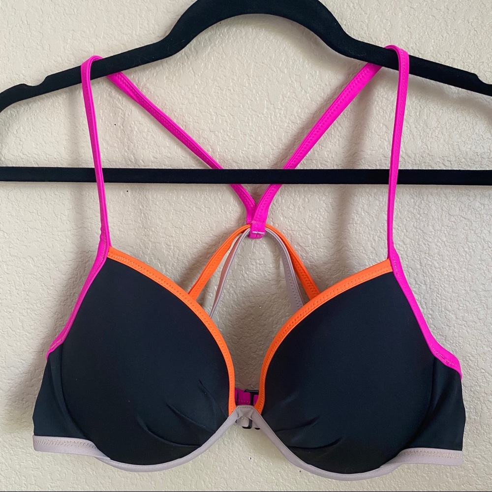 NWOT Victorias Secret Bikini Top